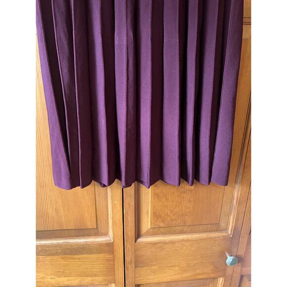 H&M Women's High Rise Pleated Maxi Skirt Pull-On Solid Maroon Burgundy Size S - Picture 3 of 8